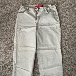 Ladies Gloria Vanderbilt denim taupe colored jeans, size 14, Long.